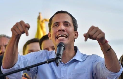وزير الإعلام الفنزويلي يعلن عن عودة نواب الحزب الحاكم إلى البرلمان
