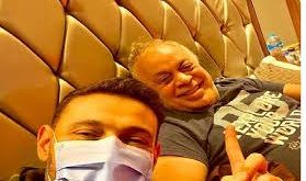 رامز جلال يذهب لزيارة أشرف ذكي للاطمئنان على صحته بعد خضوعه لعملية جراحية في القلب