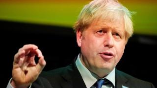 جونسون يحمل النظام الإيراني مسؤولية الهجوم على منشآت النفط السعودية