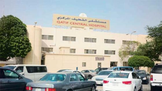 وزير الصحة السعودي يتفقد مصابي الحادث الإرهابي في القطيف