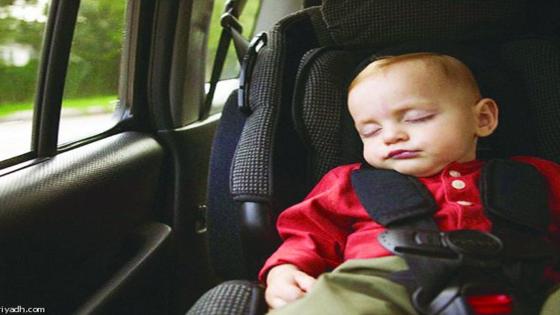 دراسة : نوم الرضع في مقاعد السيارة يؤدي إلى الوفاة