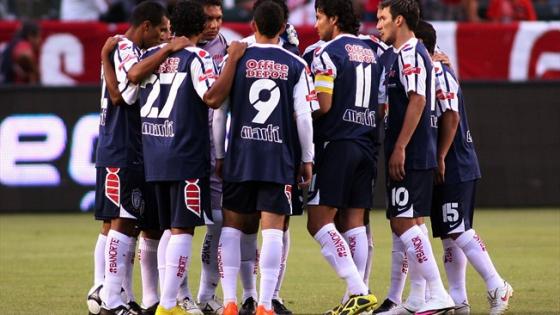 باتشوكا يضع قدما في نهائي الدوري المكسيكي لكرة القدم