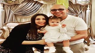 جنات تحتفل بعيد ميلاد ابنتها الأول بصورة عائلية رائعة