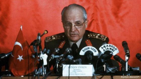 وفاة الرئيس التركي السابق “كنعان إيفرين”