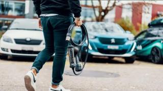 شاحن السيارات الكهربائية