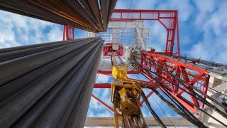 ترامب يعرب عن عدم تخوفه من استمرار ارتفاع أسعار النفط بفضل المخزونات العالمية