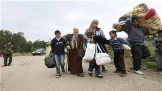 لاجئو الأنبار يتهمون حكومة العبادي بمنع دخولهم بغداد