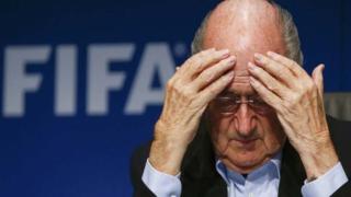 كرة القدم في قبضة المافيا