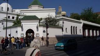 الإرهاب العنصري يصيب المساجد في فرنسا