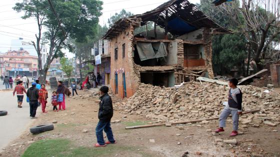 ضحايا زلزال نيبال في تصاعد مستمر ويصل إلى أكثر من 3300 قتيل