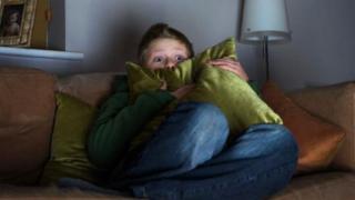 دراسة أمريكية : طفل من كل ثلاثة أطفال يستعمل التقنية قبل المشي والكلام