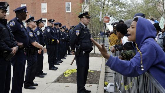 إتساع نطاق المظاهرات في أمريكا للتنديد بتعامل الشرطة مع السود