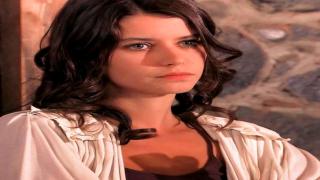 بيرين سات تتعرض لهجوم وتتهم بأنها شاذة بعد دعمها للمثليين بهذه الطريقة