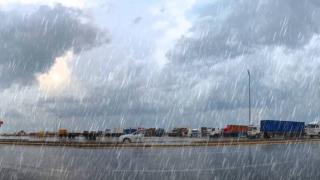 المركز الوطني السعودي للأرصاد يحذر من حالة الطقس المصاحب للرياح والأمطار والأتربة على عدد كبير من المحافظات