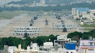 آلاف اليابانيون يتظاهرون إحتجاجا على الوجود العسكري الأمريكي في اليابان