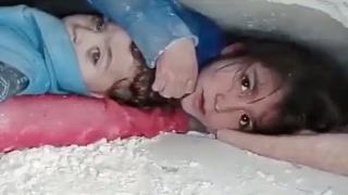 طفلة سورية تكتسب تعاطف جميع الناس على جميع وسائل التواصل الإجتماعي