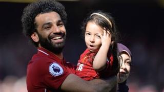 في عيد ميلاده، شاهدوا أجمل لحظات محمد صلاح مع ابنته مكة