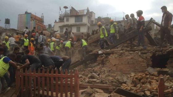ضحايا بالآلاف وتدمير المعالم الأثرية في نيبال جراء الزلزال العنيف