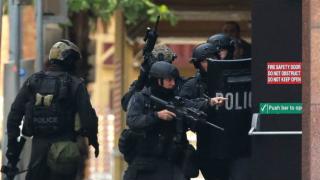 الشرطة الأسترالية تعتقل شابا بحوزته ثلاث قنابل منزلية