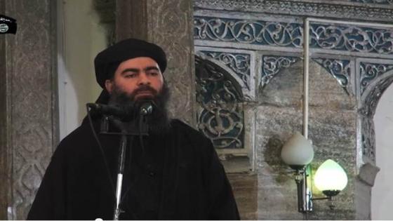 القاضي الكفيف لتنظيم الدولة الإسلامية يظهر في الرمادي