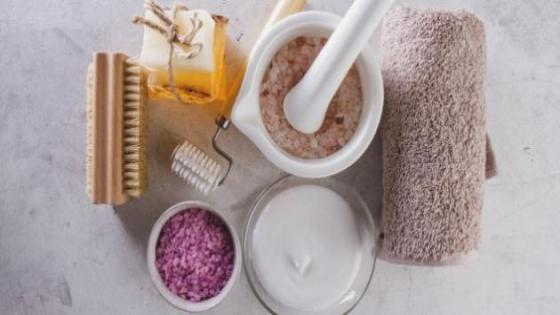 كيفية تفتيح وترطيب الكوع والركبة بالمنزل