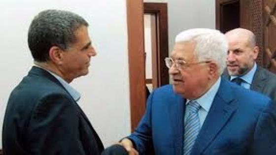 عباس يوافق على العرض الأمريكي بالكنفدرالية